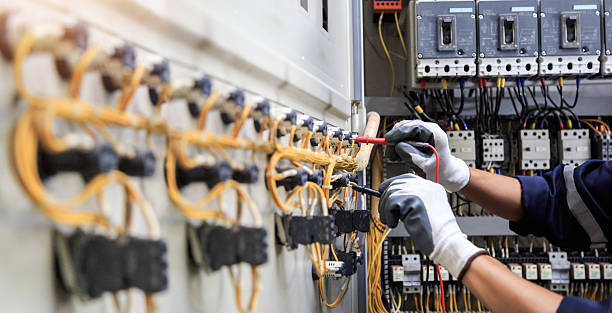 Professional Electrician technician working in Sylacauga, AL